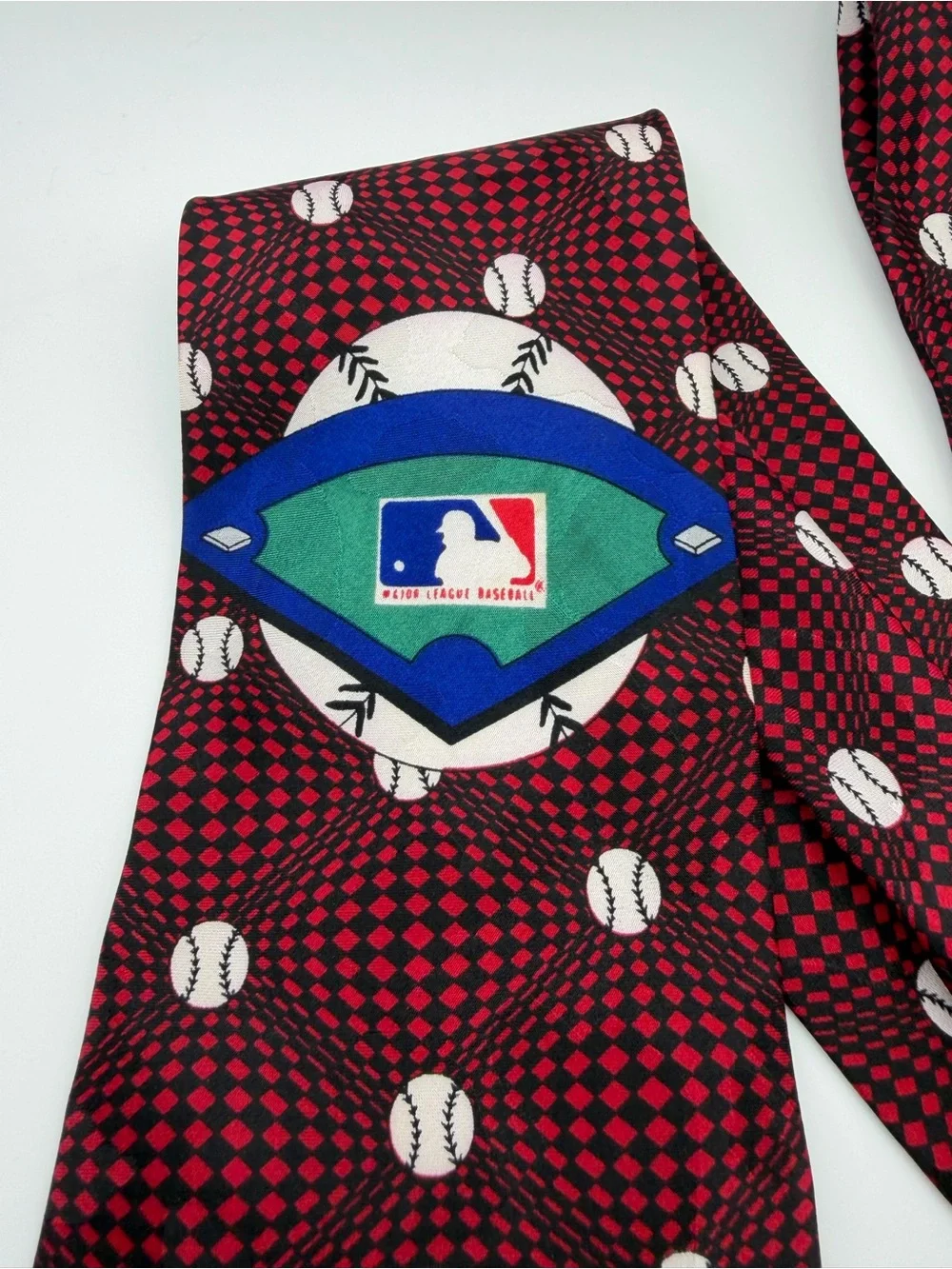 1993 Looney Tunes MLB Baseball Silk Tie Bugs Bunny Taz Yosemite Sam Vintage